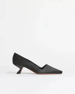 Satin Pump